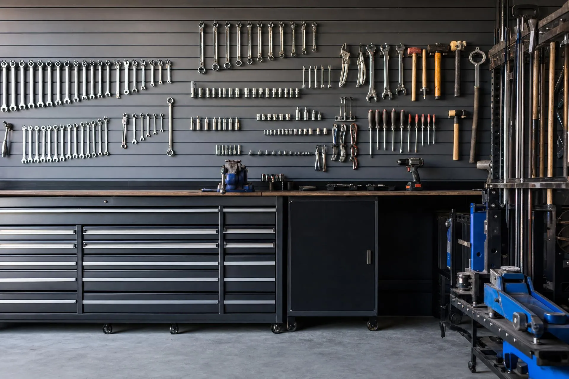 Hampson’s Garage work photo