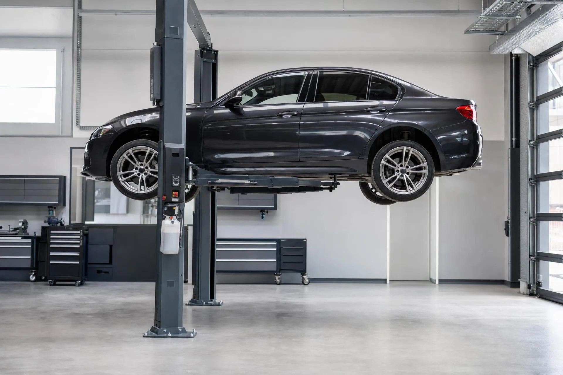 Hampson’s Garage at work
